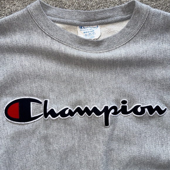 Champion Reverse Weave Crew Neck Gray Sweatshirt w Raised Logo, Size M - Picture 4 of 4